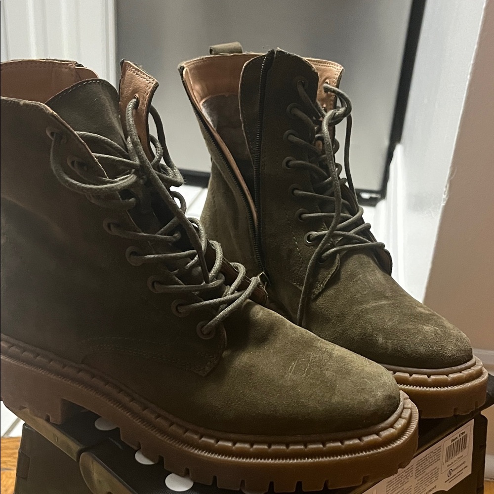 Women’s Suede Olive Lace-Up Boots